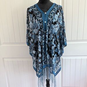 Elegant Floral Women's Wrap in Blue‎ and Black